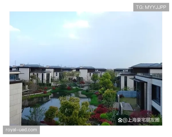 黄东萍连买几套豪宅，朋友圈都快变别墅展览馆了吧？